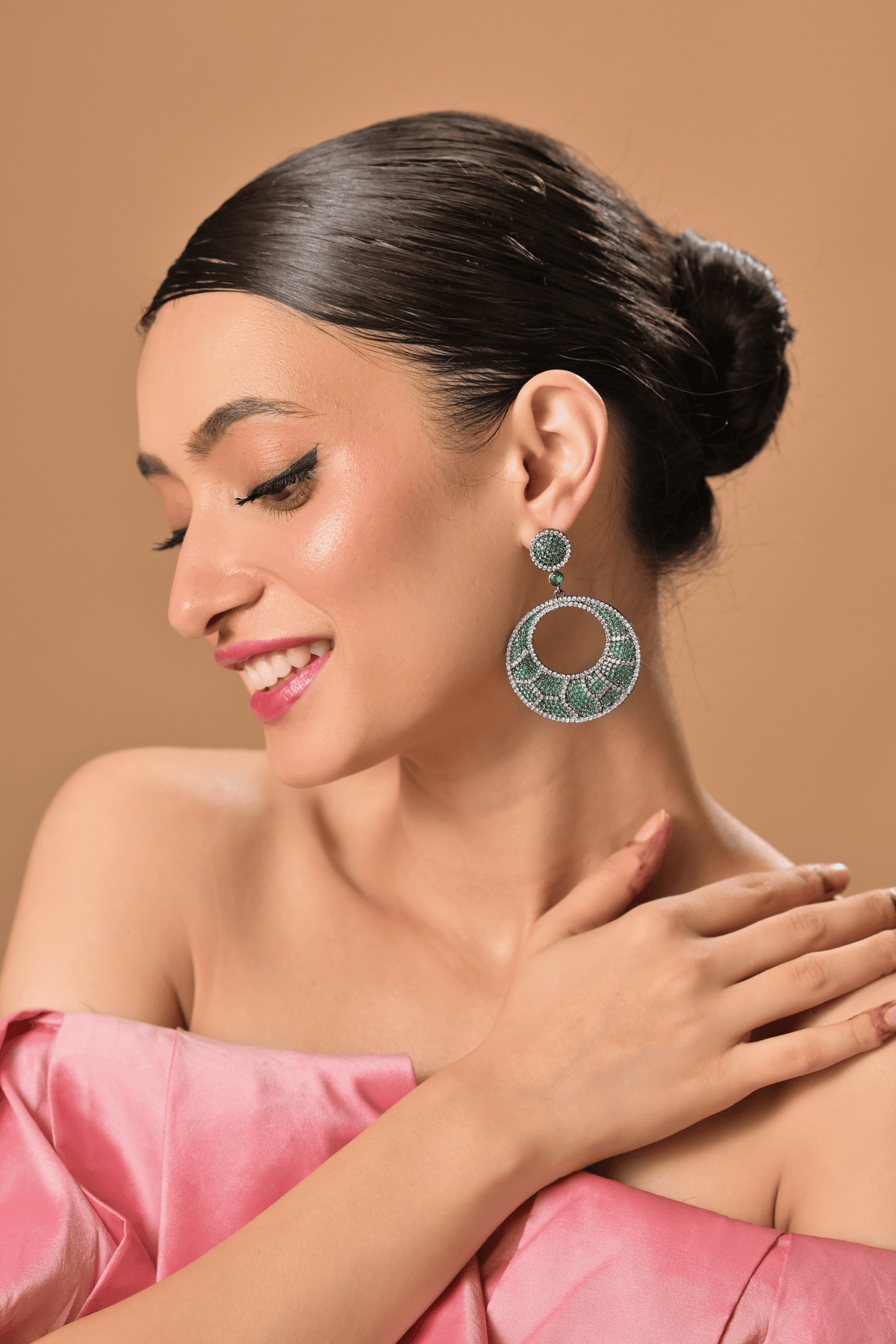 The Emerald Éclat Earrings